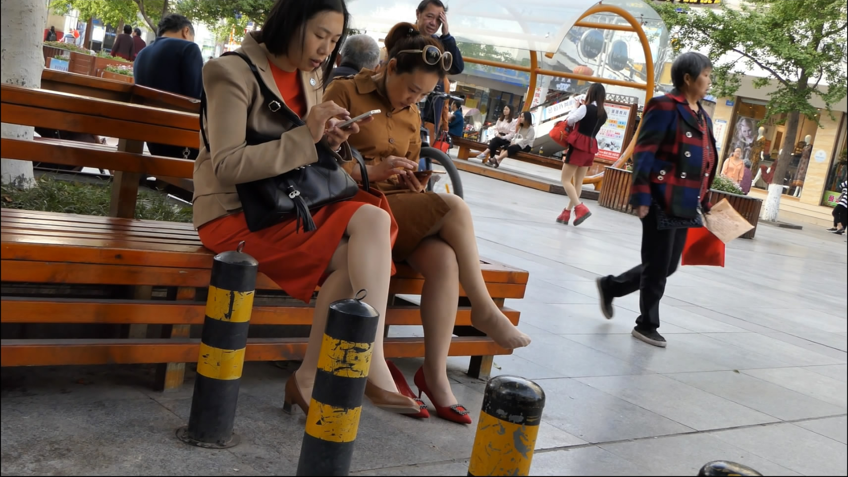 streetsnapnylon[00 00 40][20181208 232935 2]